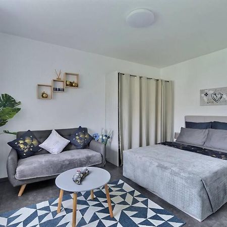 Апартаменти Studio Renov*Fibre*Parking 3 Min Gare De St-Louis Сен-Луї Екстер'єр фото